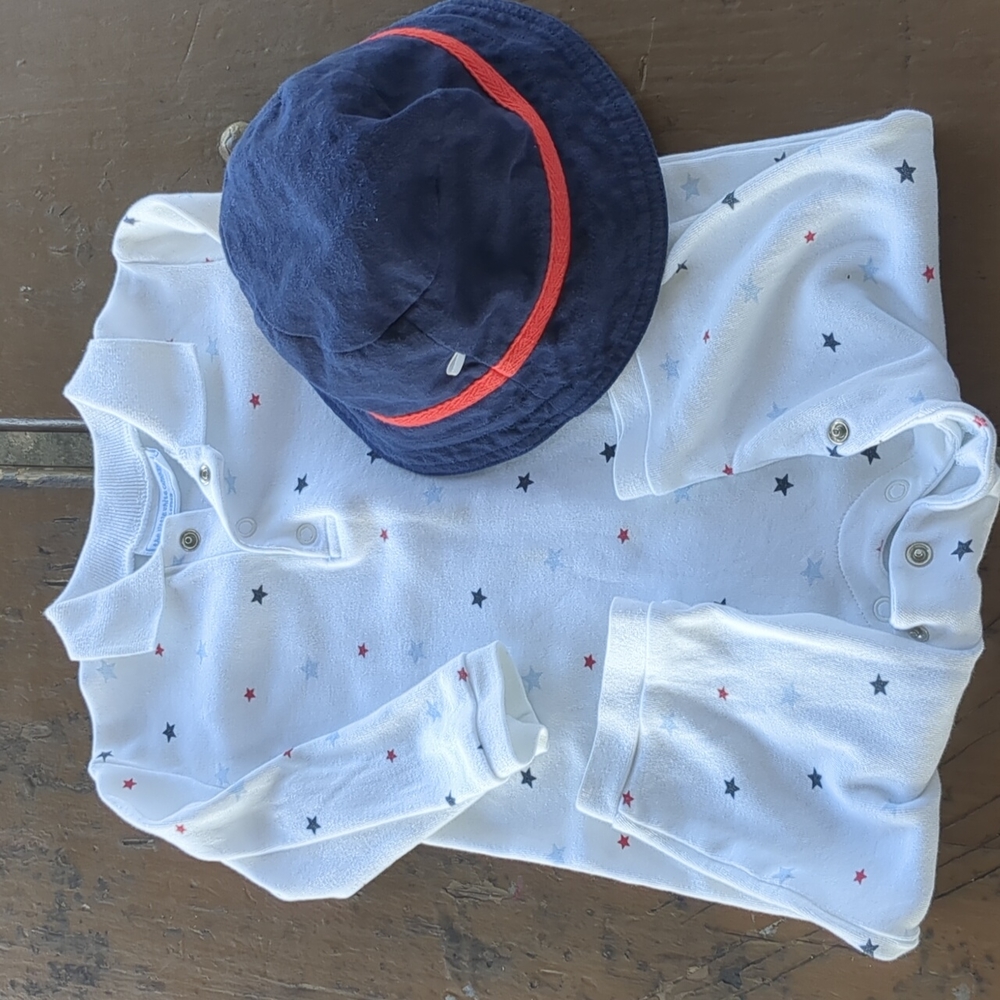 Adorable London Brand Star Print Romper with Hat- 6MO